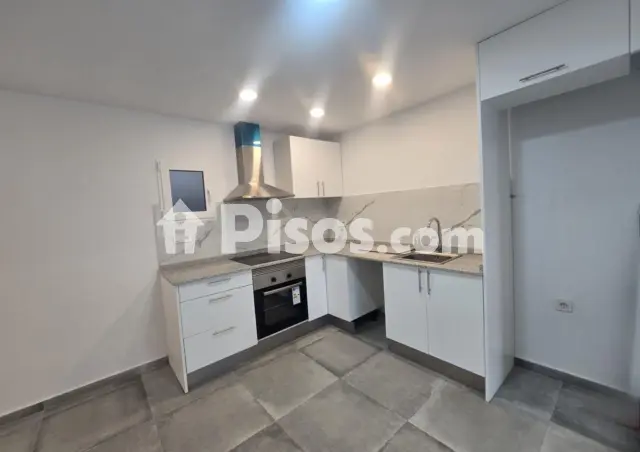 Foto 3 de Piso en venta en Carrer de Sardà, cerca de Carrer de Lepant en Eixample-Sant Oleguer por 180.000 €