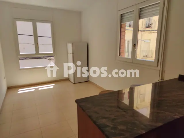 Foto 2 de Piso en venta en Carrer d'Eugeni Mata, 4 en Centre por 79.000 €