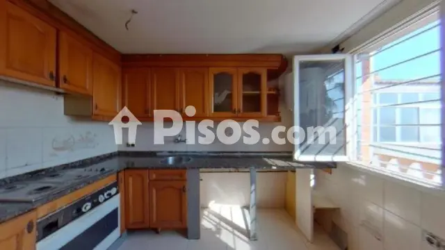 Foto 2 de Piso en venta en Carrer del Mas de Pellicer, cerca de Carrer del Mas del Tallapedra en Llevant por 62.730 €