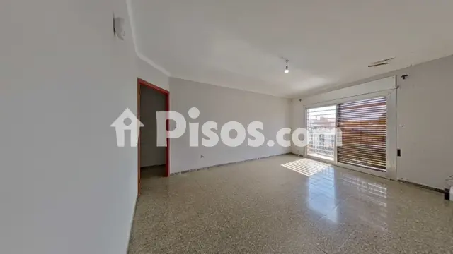 Foto 3 de Piso en venta en Carrer del Rosselló, cerca de Carrer de Jaume I en Cerdanyola Sud por 150.000 €