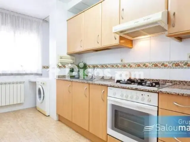 Foto 5 de Piso en venta en Carrer de Sardà, cerca de Carrer de Roig en Centre por 225.000 €