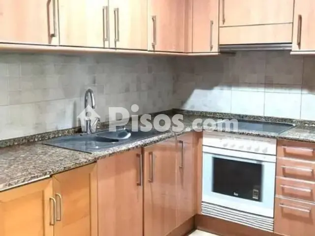 Foto 4 de Piso en venta en Calle Paseo D´Antoni Marti Cabanellas en Els Molins por 129.900 €