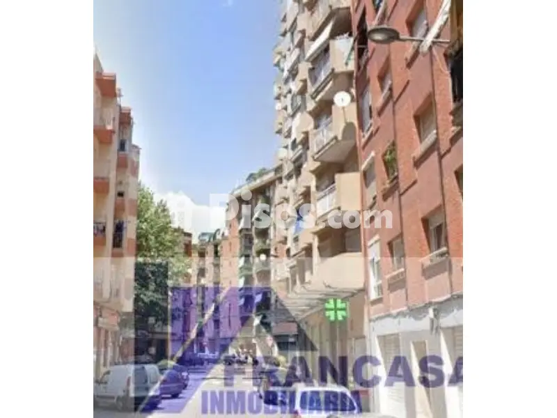 Foto 2 de Piso en venta en Cerca de La Plaza Europa en Centre por 61.000 €